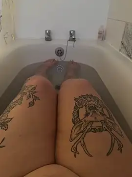 BeeMay22 online show from 05-31-26, 08:32