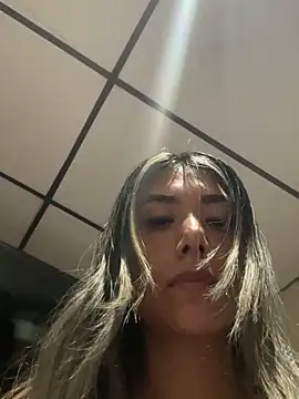 Snapshot of stefanyqueen69 chatting on 04-19-26, 04:39 stefanyqueen69 online show from 04-19-26, 04:39