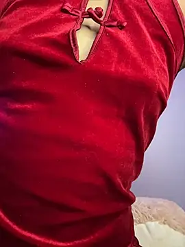 Snapshot of Taylor__0 chatting on 05-17-26, 01:07 Taylor 0 online show from 05-17-26, 01:07