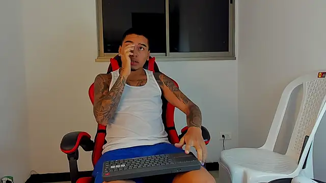 Mnell28 online show from 04-10-26, 08:41