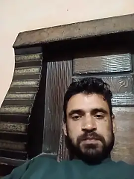 Snapshot of gauravsexy chatting on 06-11-26, 01:05 gauravsexy online show from 06-11-26, 01:05