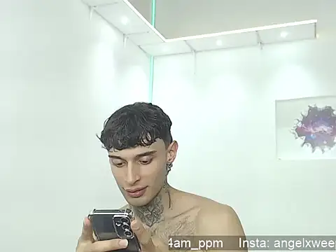 yourxcyberxangel online show from 04-12-26, 08:36