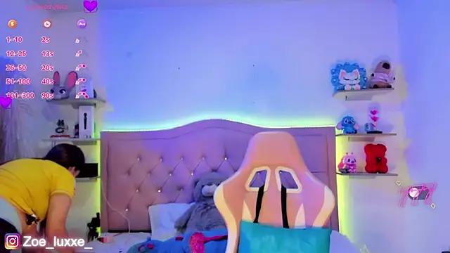 Snapshot of Zoe_Luxxe_ chatting on 05-23-26, 12:16 Zoe Luxxe online show from 05-23-26, 12:16