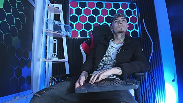 Max Hader  online show from 03-18-26, 02:58