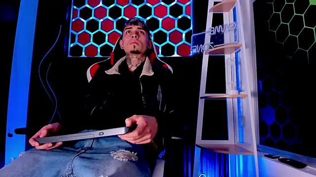 Max Hader  online show from 03-30-26, 02:56