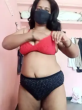 Snapshot of Miss-Dolly07 chatting on 06-18-26, 10:19 Miss-Dolly07 online show from 06-18-26, 10:19