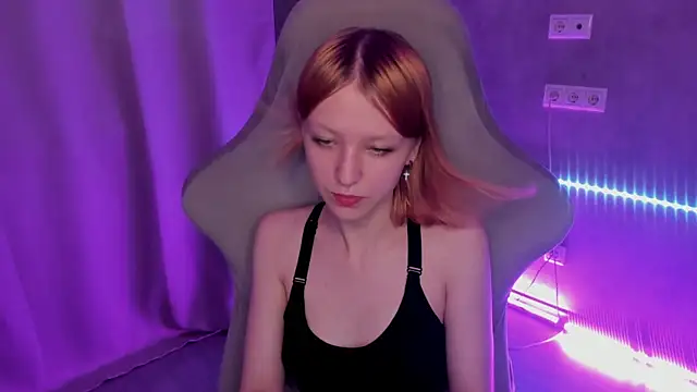 Snapshot of Emma_Dusk chatting on 07-06-26, 01:02 Emma Dusk online show from 07-06-26, 01:02