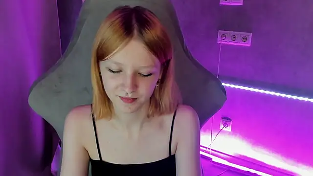 Snapshot of Emma_Dusk chatting on 07-11-26, 01:08 Emma Dusk online show from 07-11-26, 01:08