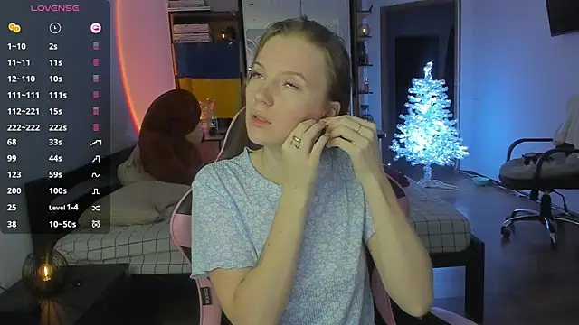 Mary Blu online show from 12-18-25, 05:57