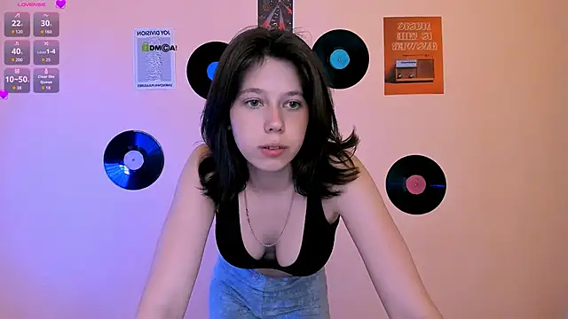 aria wild  online show from 06-13-26, 07:23