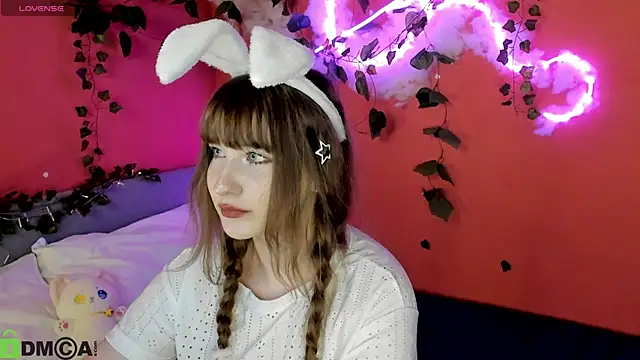 Snapshot of moonlight__67 chatting on 04-15-26, 11:28 moonlight 67 online show from 04-15-26, 11:28