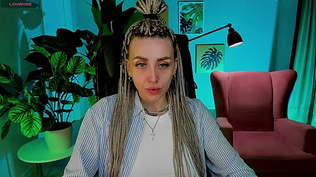 MonicaRiley online show from 06-19-26, 09:02