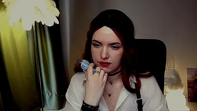 Snapshot of AliceSmite chatting on 05-12-26, 11:29 AliceSmite online show from 05-12-26, 11:29