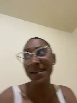 Nina vegas online show from 04-19-26, 10:47