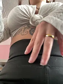 Baby Pink Love online show from 05-01-26, 03:38
