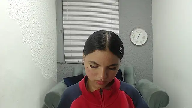 Snapshot of kimmyfuckass chatting on 05-12-26, 12:13 kimmyfuckass online show from 05-12-26, 12:13