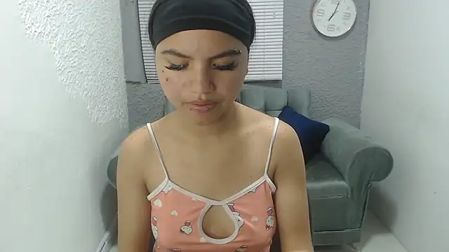 Snapshot of kimmyfuckass chatting on 05-20-26, 12:22 kimmyfuckass online show from 05-20-26, 12:22