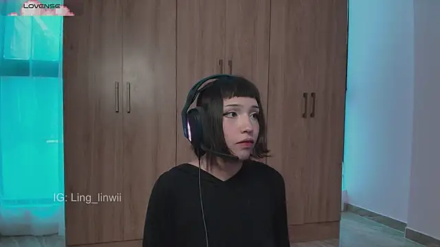Snapshot of ling_meow chatting on 06-08-26, 01:11 ling meow online show from 06-08-26, 01:11