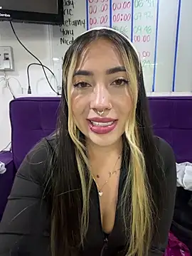 Snapshot of ManuelaVeeleez chatting on 05-22-26, 04:41 ManuelaVeeleez online show from 05-22-26, 04:41
