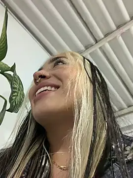 Snapshot of ManuelaVeeleez chatting on 06-24-26, 01:59 ManuelaVeeleez online show from 06-24-26, 01:59