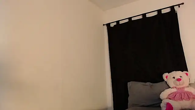 LyriaDiamond  online show from 04-26-26, 01:47