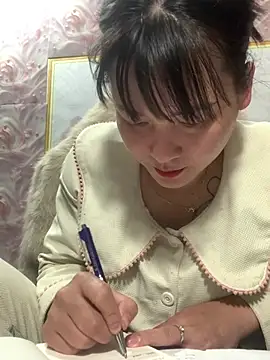 Little Muse78 online show from 04-22-26, 09:55