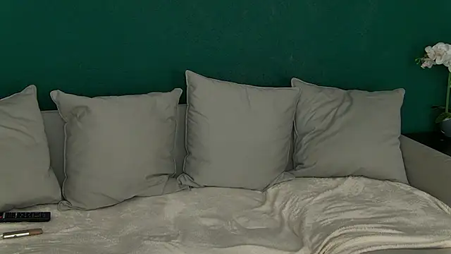 SkinnyNatty online show from 03-11-26, 05:02