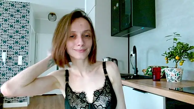 Snapshot of misssweet chatting on 06-08-26, 04:07 misssweet online show from 06-08-26, 04:07