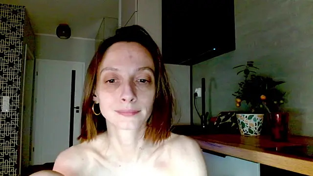 Snapshot of misssweet chatting on 06-18-26, 09:52 misssweet online show from 06-18-26, 09:52