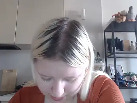 Snapshot of LenaSecret19 chatting on 06-16-26, 05:43 LenaSecret19 online show from 06-16-26, 05:43