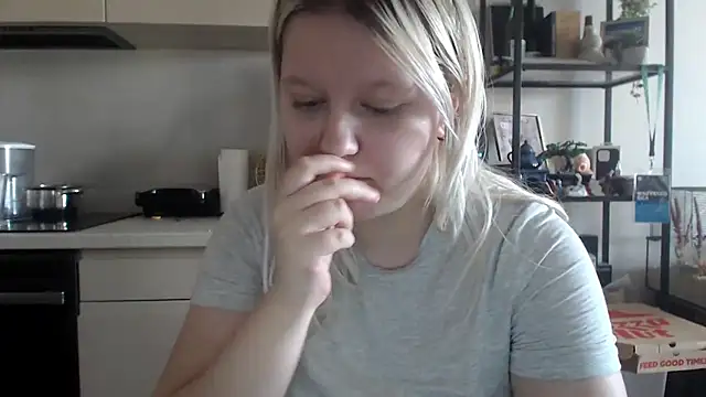 Snapshot of LenaSecret19 chatting on 06-25-26, 07:13 LenaSecret19 online show from 06-25-26, 07:13
