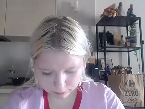 Snapshot of LenaSecret19 chatting on 08-04-26, 05:43 LenaSecret19 online show from 08-04-26, 05:43