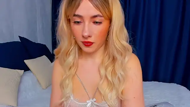 Aria Montclair online show from 04-19-26, 05:07