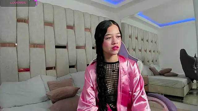 georgina kloss  online show from 03-31-26, 05:24