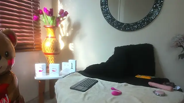 Maye Milf  online show from 04-06-26, 01:01