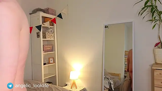 look angelic online show from 04-23-26, 07:41