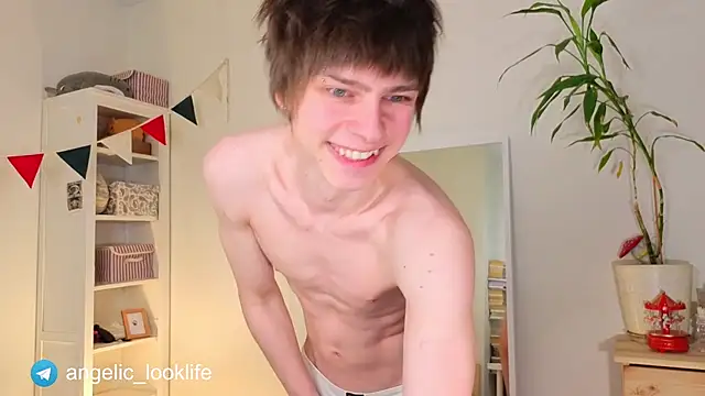 look angelic online show from 05-10-26, 04:34