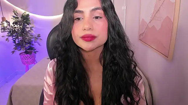 Snapshot of Mara__05 chatting on 07-02-26, 07:42 Mara 05 online show from 07-02-26, 07:42