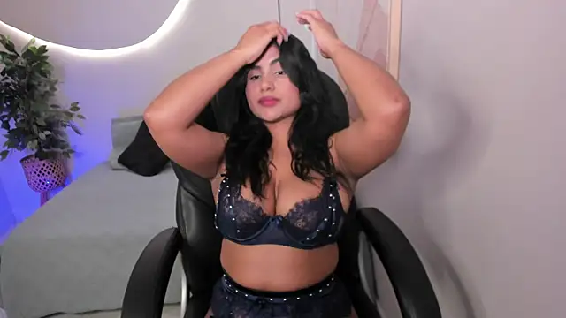 Snapshot of Mara__05 chatting on 07-06-26, 08:11 Mara 05 online show from 07-06-26, 08:11