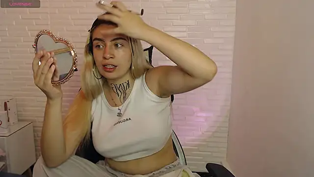 Tamaraa velez online show from 03-13-26, 09:21