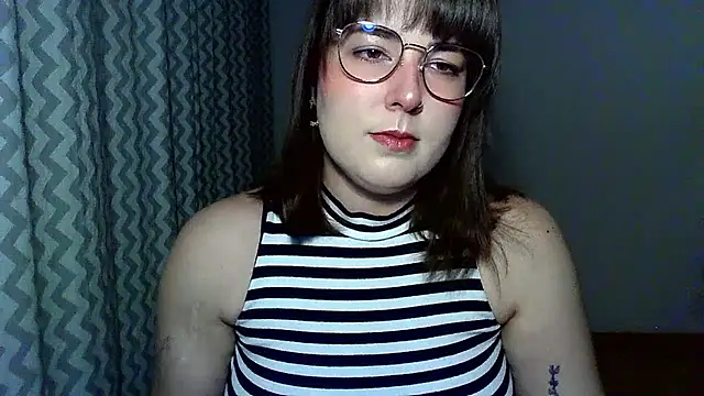 Snapshot of ClaraHard chatting on 07-04-26, 08:26 ClaraHard online show from 07-04-26, 08:26