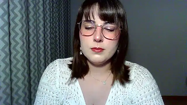 Snapshot of ClaraHard chatting on 07-06-26, 07:05 ClaraHard online show from 07-06-26, 07:05
