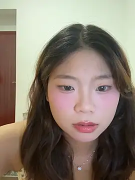 Snapshot of Smallwood_29 chatting on 05-31-26, 03:41 Smallwood 29 online show from 05-31-26, 03:41