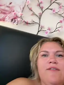 Snapshot of Jolina_Juice chatting on 07-11-26, 07:00 Jolina Juice online show from 07-11-26, 07:00