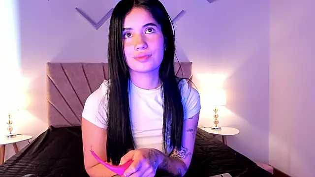 Snapshot of Lucy_engel chatting on 04-22-26, 02:18 Lucy engel online show from 04-22-26, 02:18