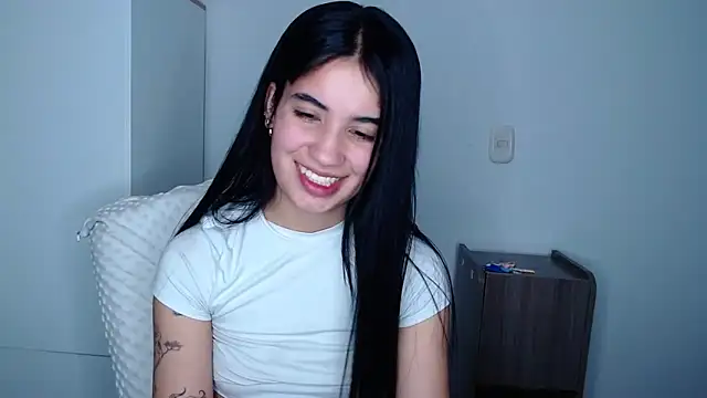 Snapshot of Lucy_engel chatting on 04-23-26, 02:24 Lucy engel online show from 04-23-26, 02:24