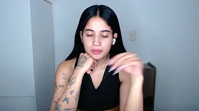 Snapshot of Lucy_engel chatting on 04-25-26, 12:46 Lucy engel online show from 04-25-26, 12:46