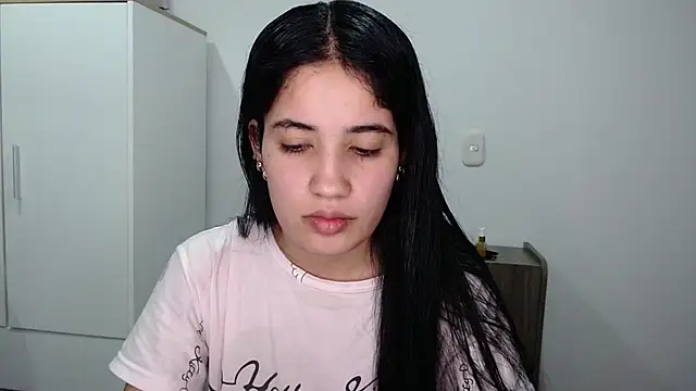 Snapshot of Lucy_engel chatting on 04-26-26, 11:57 Lucy engel online show from 04-26-26, 11:57