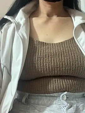 Trang1980 online show from 03-06-26, 08:11