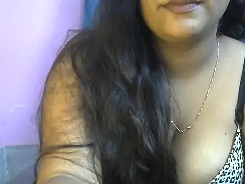 QUEEN-OF-QUEEN online show from 07-13-26, 08:22